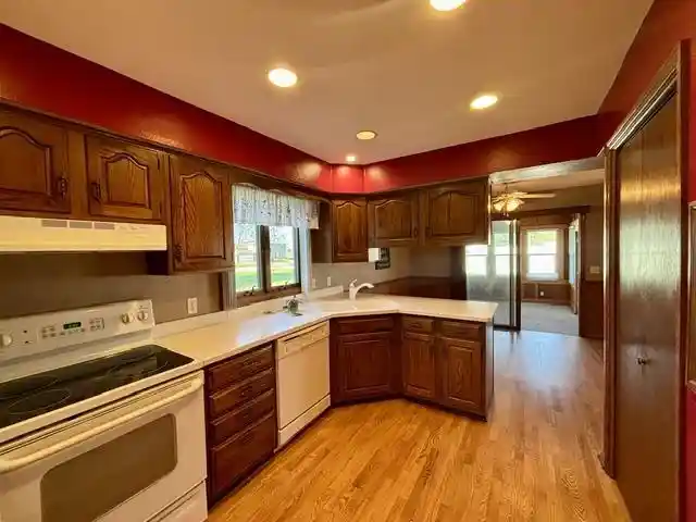 5th image of 226 Beechwood Dr Dr, Janesville, WI 53548 | MLS# 2022343