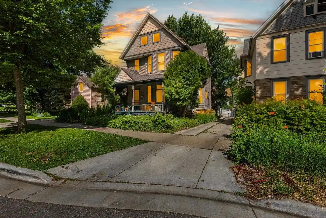 1st image of 1010 E Gorham Street Street, Madison, WI 53703 | MLS# 2022385