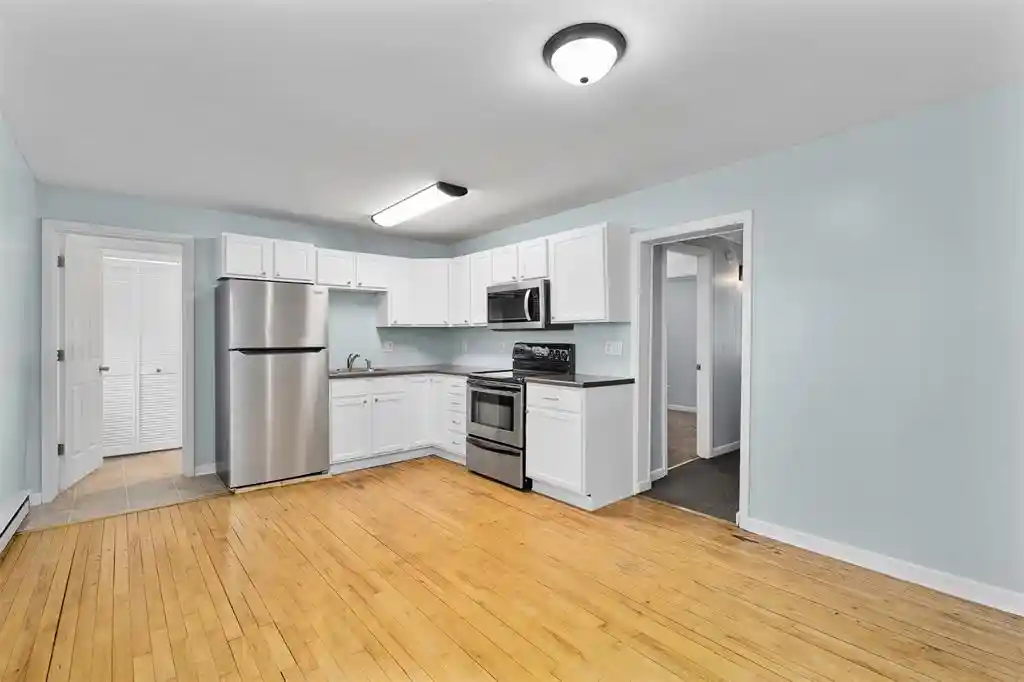 image of 1428 Bellevue Ave Ave, Eau Claire, WI 54703