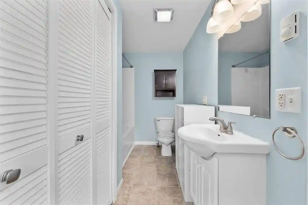 2nd image of 1428 Bellevue Ave Ave, Eau Claire, WI 54703
