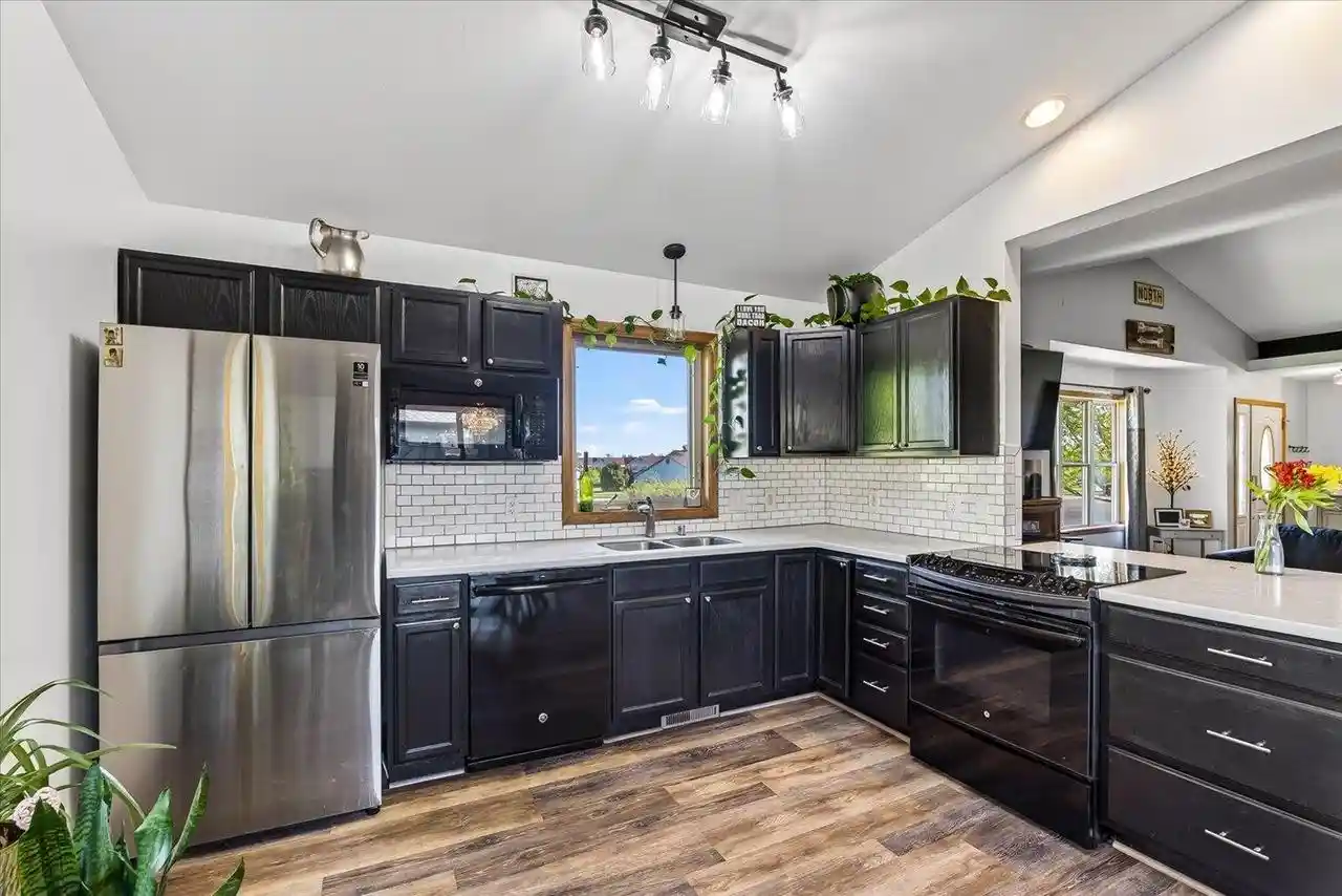 5th image of 806 Longwood Dr Dr, Oregon, WI 53575 | MLS# 2022548