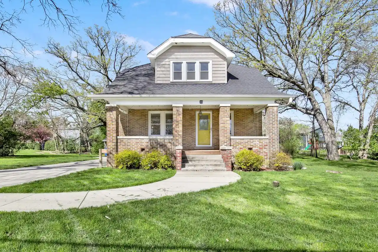 Homes for sale in Greenfield, WI | 5075 S 35th Street Street, Greenfield, WI 53221 | MLS# 1961122