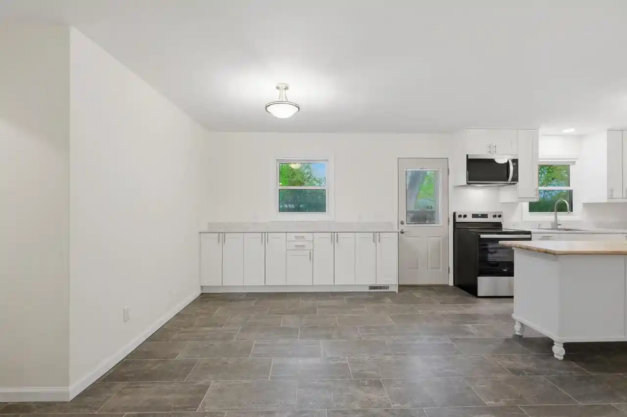 2nd image of 326 Prairie View Court Court, Oregon, WI 53575 | MLS# 2022584