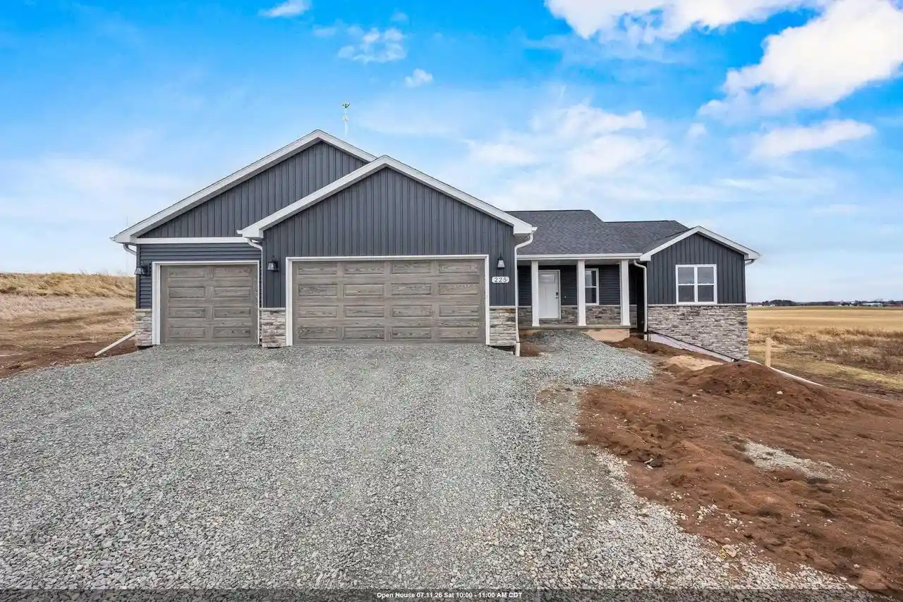 Homes for sale in Kaukauna, WI | W225 Sunset View Circle Circle, Kaukauna, WI 54130 | MLS# 50324947