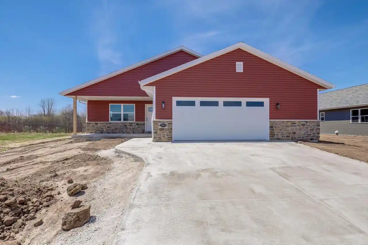 Homes for sale in Manitowoc, WI | 2210 S 19th Street Street, Manitowoc, WI 54220 | MLS# 1961240