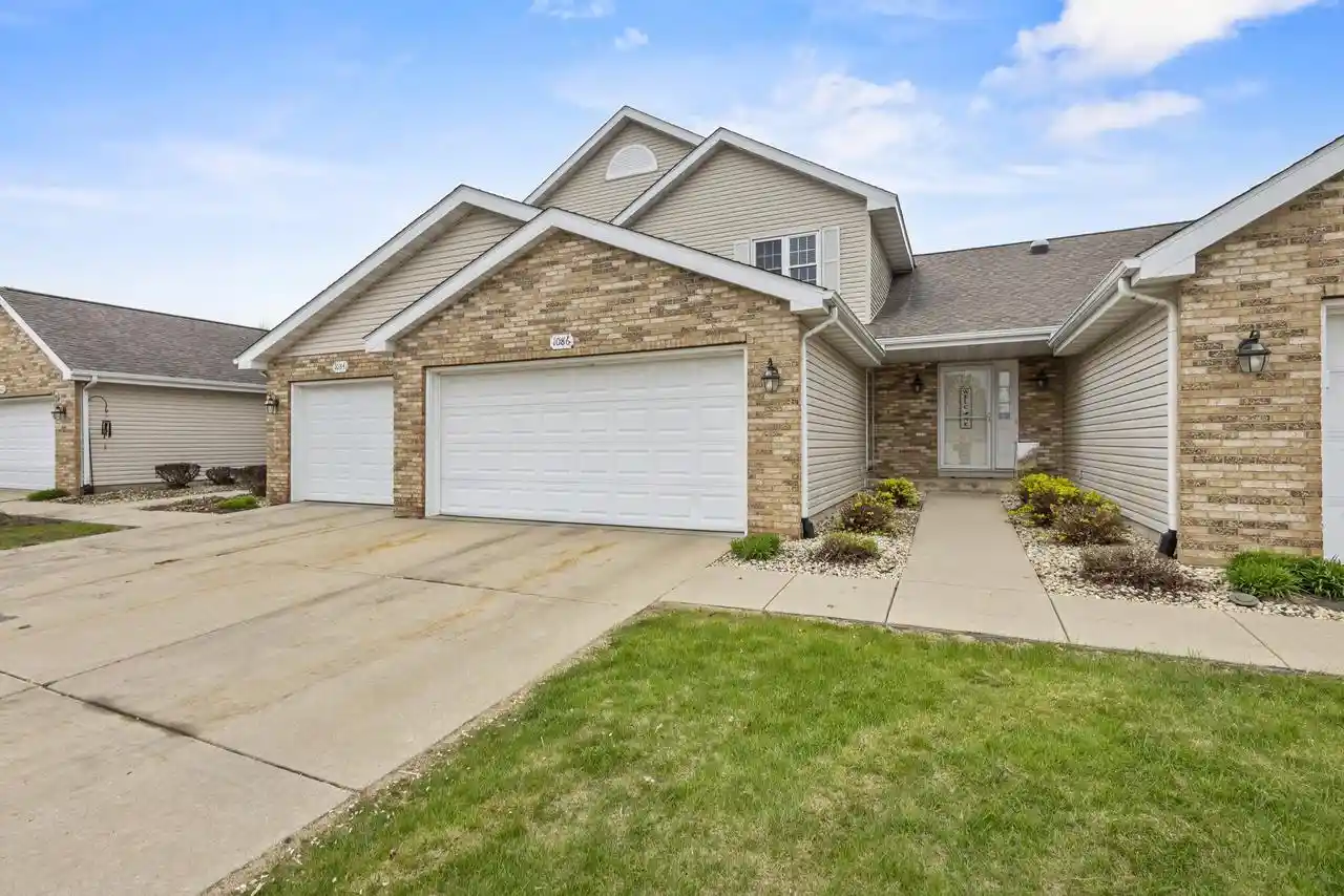 1st image of 1086 Stonewood Crossing Crossing, Sun Prairie, WI 53590 | MLS# 2022633