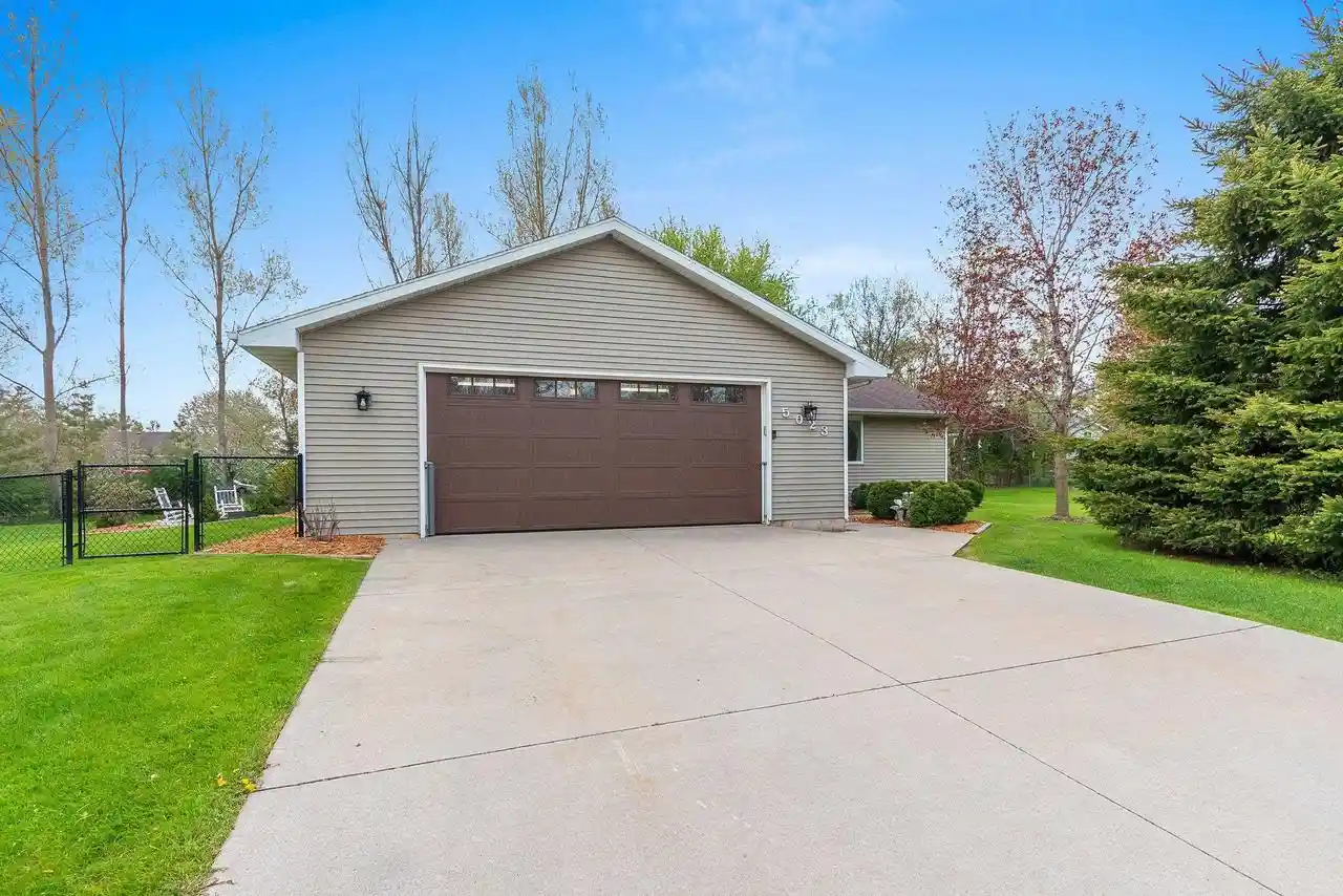 Homes for sale in Larsen, WI | 5023 Country Breeze Lane Lane, Larsen, WI 54947 | MLS# 50325013