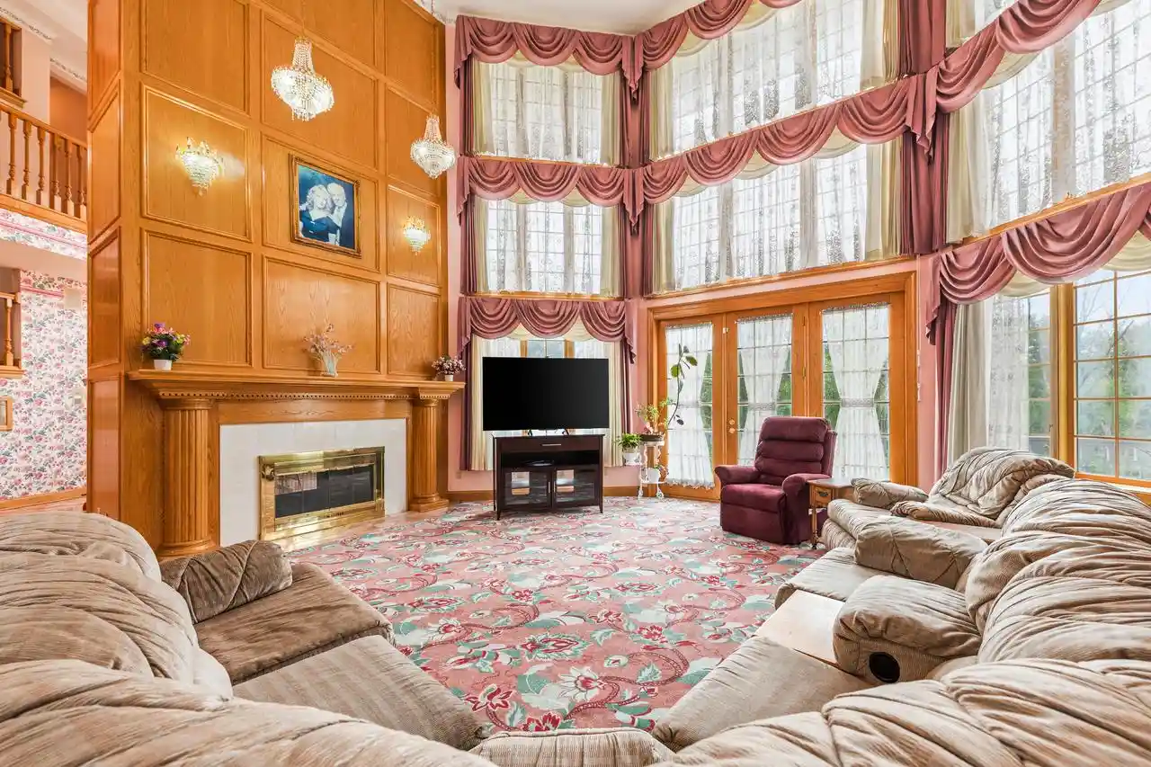 3rd image of N78W13031 Country Club Court Court, Menomonee Falls, WI 53051 | MLS# 1961398