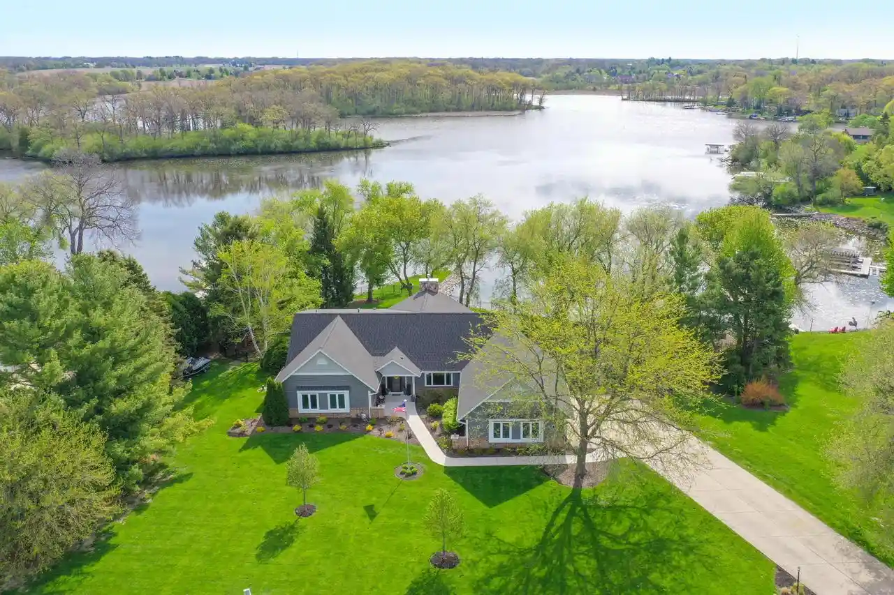 Homes for sale in Waterford, WI | 5025 Riverside Road Road, Waterford, WI 53185 | MLS# 1961408