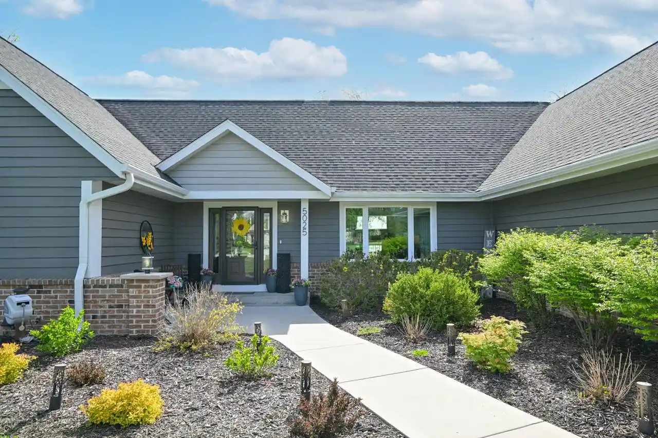 Homes for sale in Waterford, WI | 5025 Riverside Road Road, Waterford, WI 53185 | MLS# 1961408