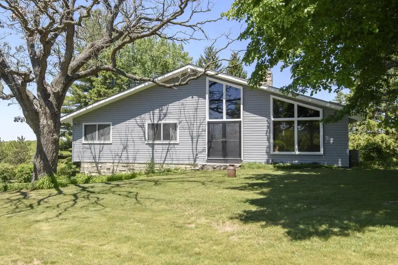 Homes for sale in Mukwonago, WI | S78w31428 Sugden Road Road, Mukwonago, WI 53149 | MLS# 1961412