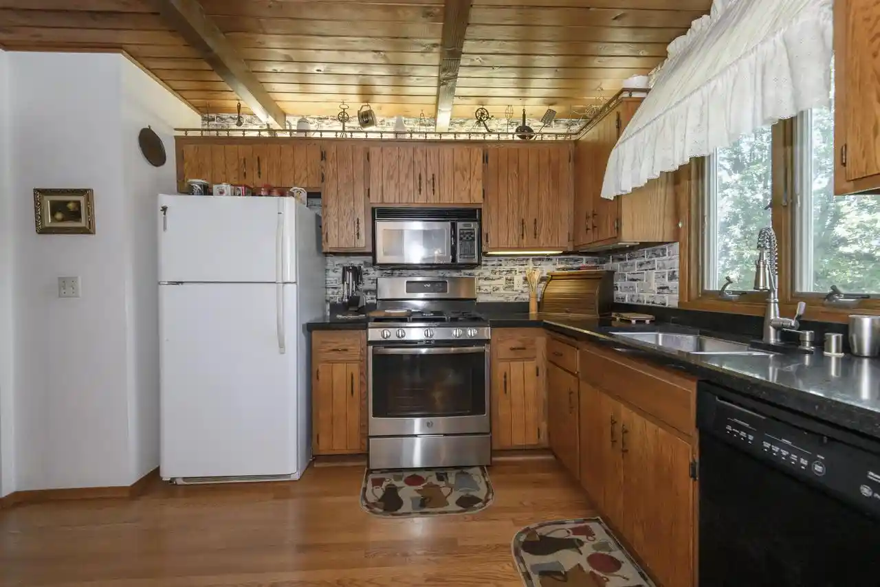 Homes for sale in Mukwonago, WI | S78w31428 Sugden Road Road, Mukwonago, WI 53149 | MLS# 1961412