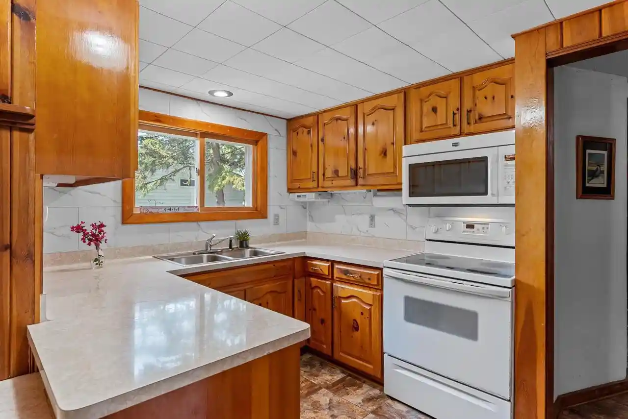 image of 2901 W Forest Hill Avenue Avenue, Franklin, WI 53132 | MLS# 1961421