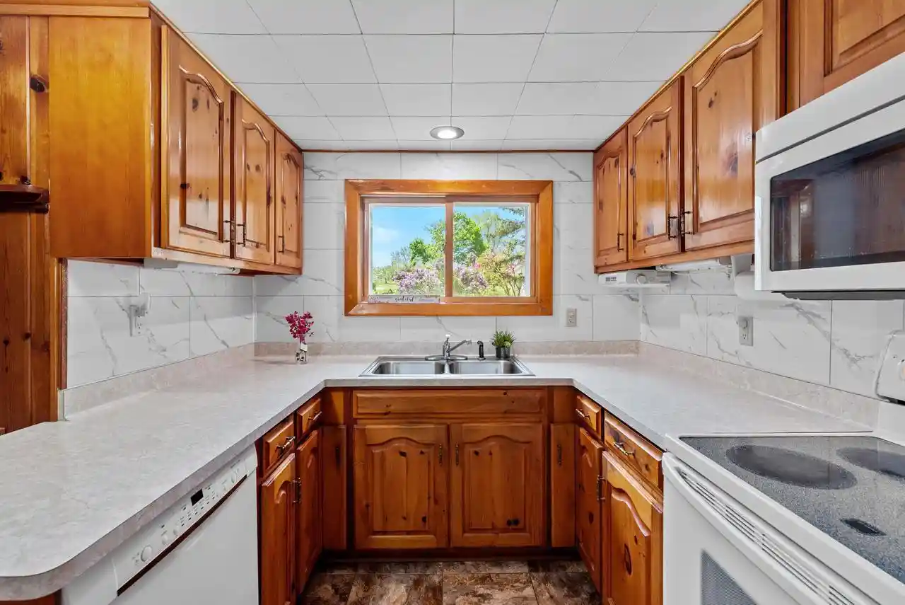 image of 2901 W Forest Hill Avenue Avenue, Franklin, WI 53132 | MLS# 1961421