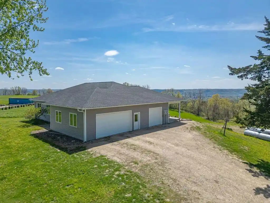 3rd image of S3565 Rooster Ridge Lane Lane, Fountain City, WI 54629 | MLS# 1600918