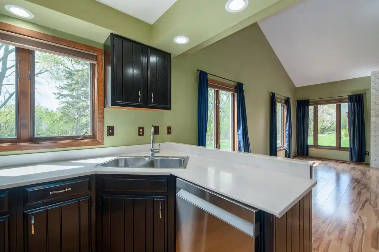 Homes for sale in Oshkosh, WI | 2240 Meadowbrook Court Court, Oshkosh, WI 54904 | Houzeo