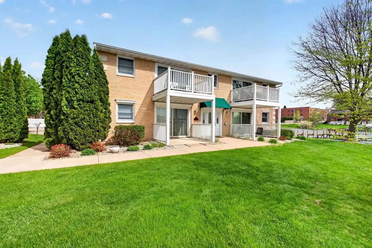 Homes for sale in Green Lake, WI | 553 Gold Street Street #204, Green Lake, WI 54941 | MLS# 50325055