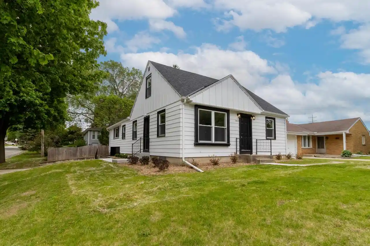 Homes for sale in Wauwatosa, WI | 4076 N 93rd Street Street, Wauwatosa, WI 53222 | MLS# 1961500