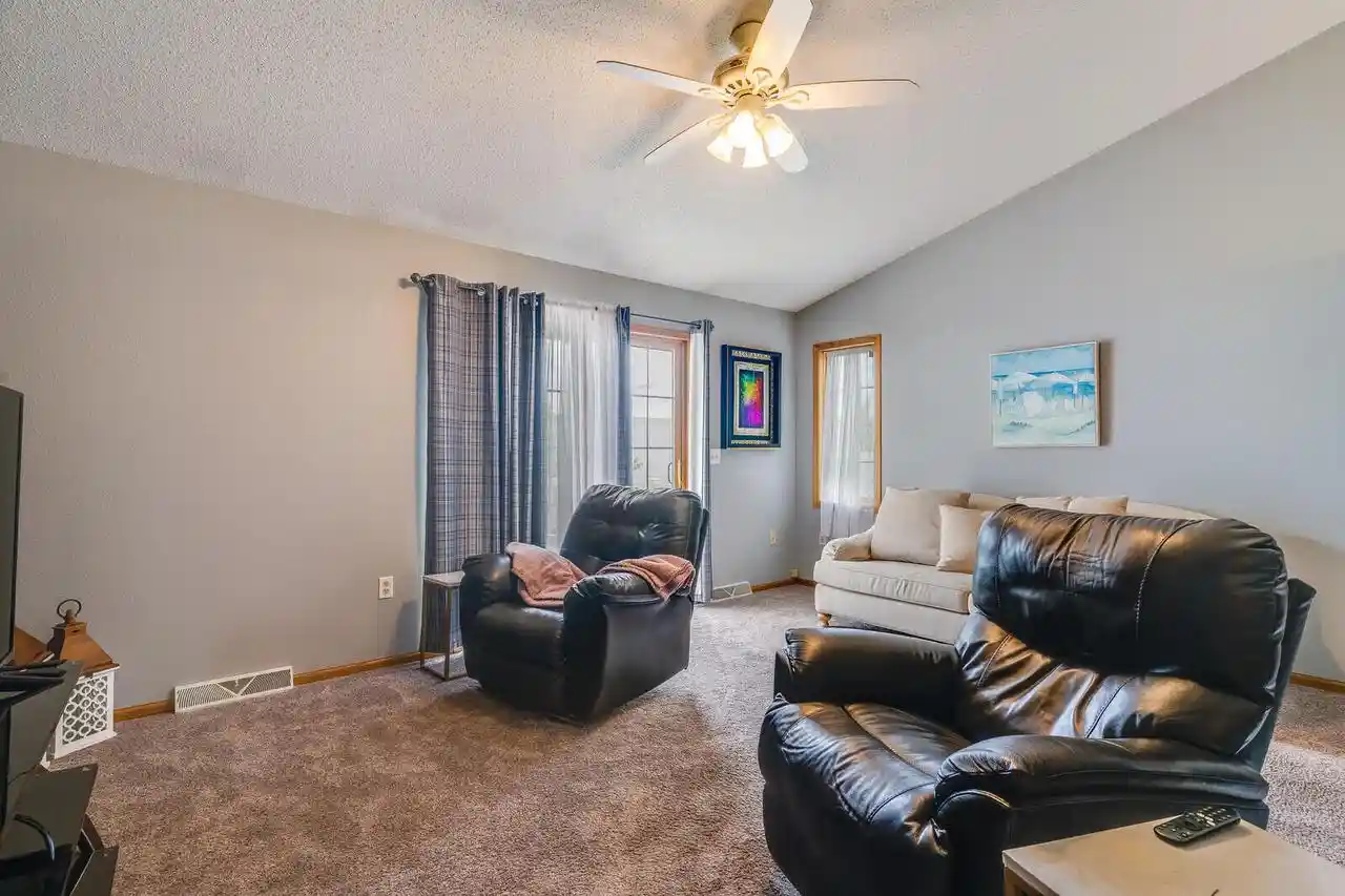 3rd image of 219 Heritage Lane Lane, Onalaska, WI 54650 | MLS# 1961576