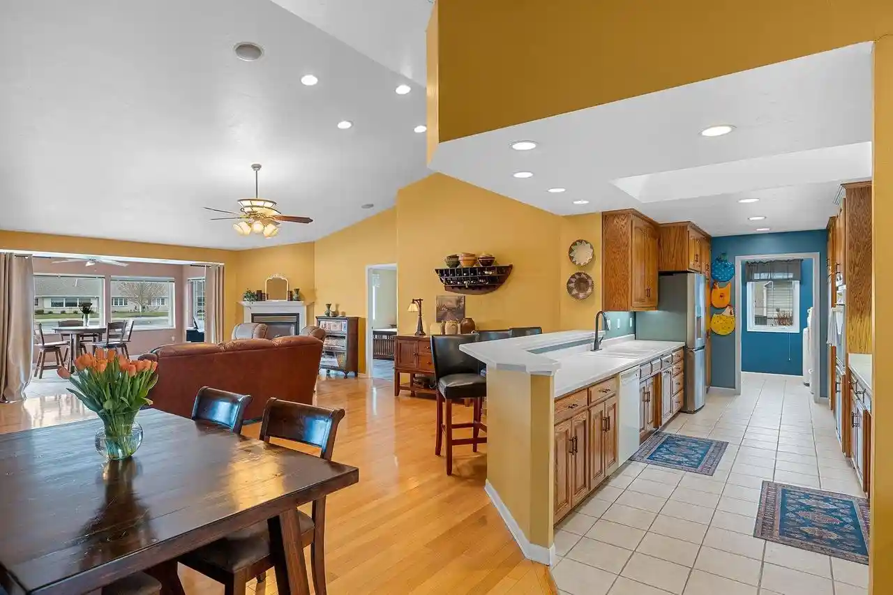 3rd image of 1692 Twin Lakes Circle Circle, Green Bay, WI 54311 | MLS# 50325093