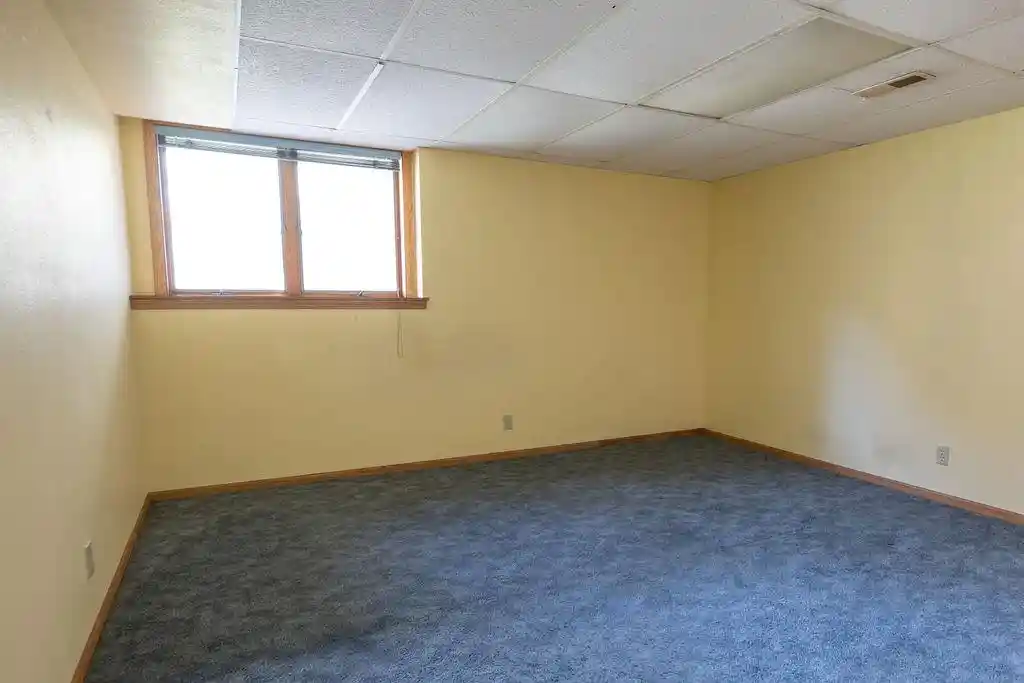 5th image of 1815 Royal Oaks Dr Dr, Janesville, WI 53548 | MLS# 2022799