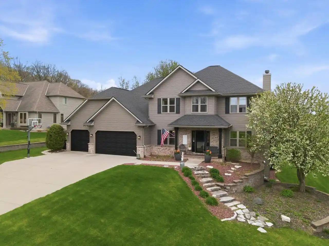 1st image of 412 Ledgewood Dr Dr, Fond Du Lac, WI 54937 | MLS# 1961729
