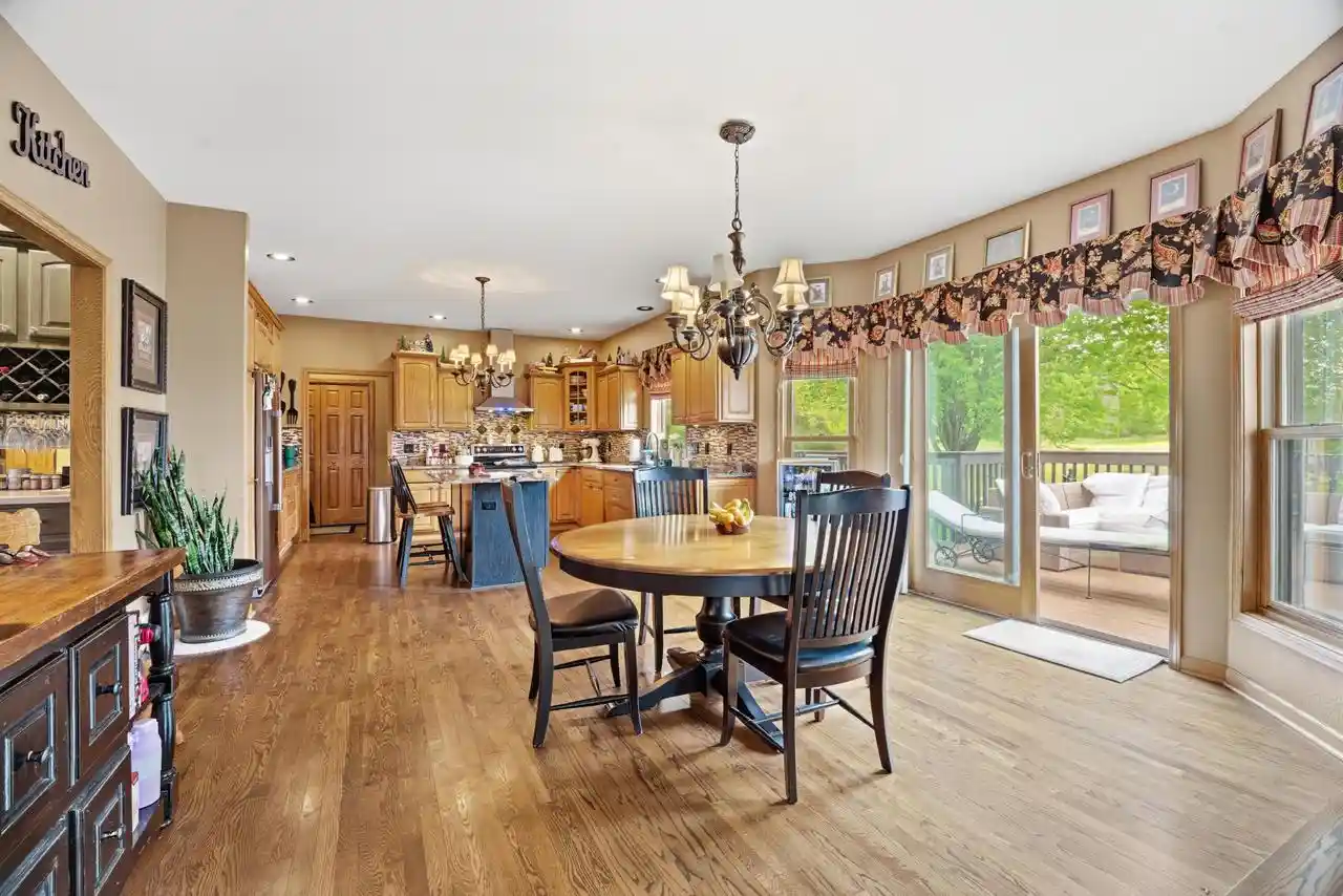 3rd image of 412 Ledgewood Dr Dr, Fond Du Lac, WI 54937 | MLS# 1961729