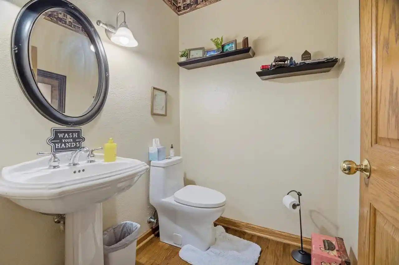 5th image of 412 Ledgewood Dr Dr, Fond Du Lac, WI 54937 | MLS# 1961729