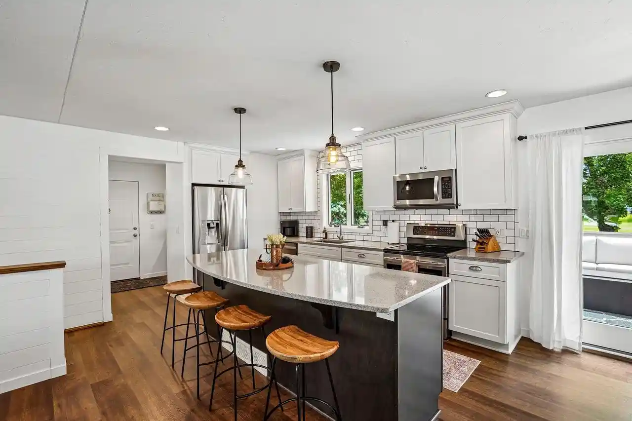 2nd image of 1102 S Holiday Dr Dr, Waunakee, WI 53597 | MLS# 2022842