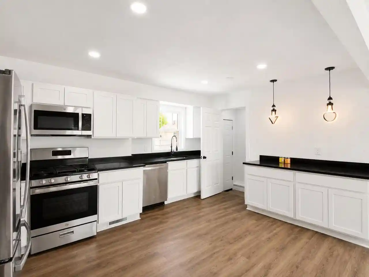 5th image of 4621 39 Avenue Avenue, Kenosha, WI 53144 | MLS# 1961752