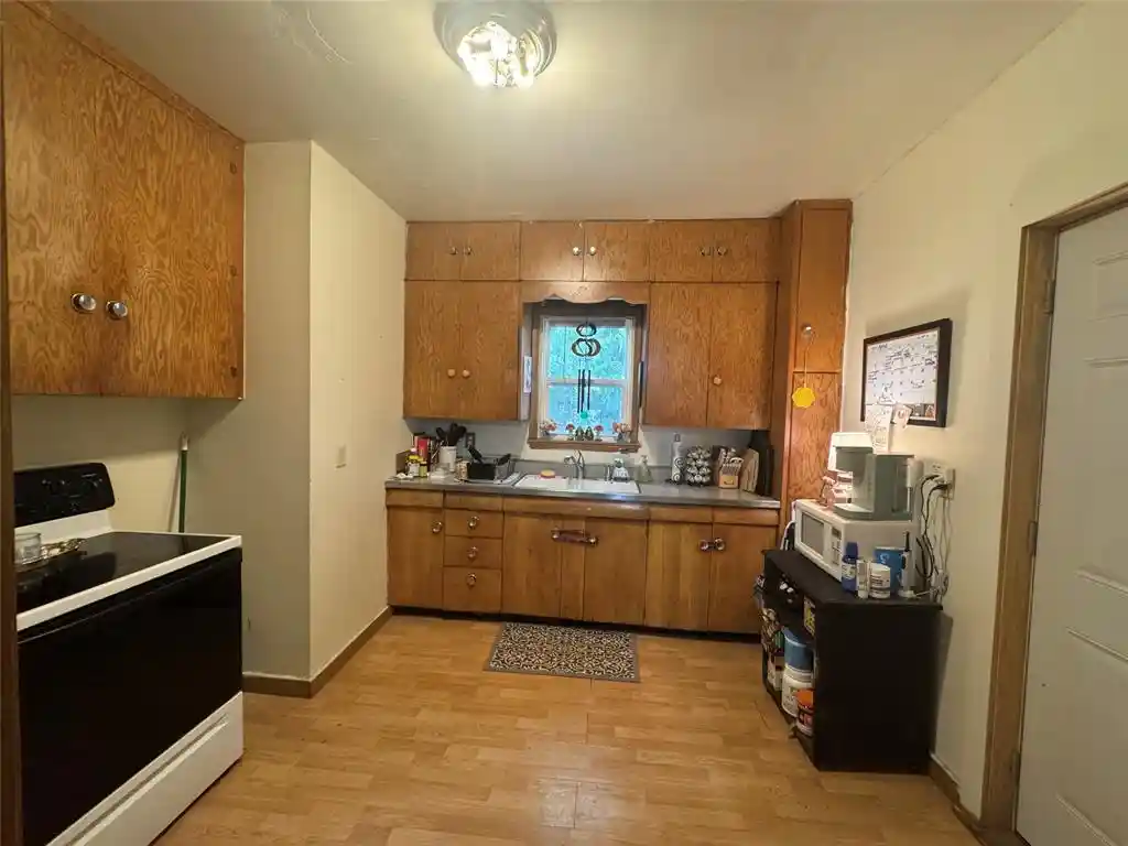 Homes for sale in Chippewa Falls, WI | 613-613 1/2 E Grand Ave Ave, Chippewa Falls, WI 54729