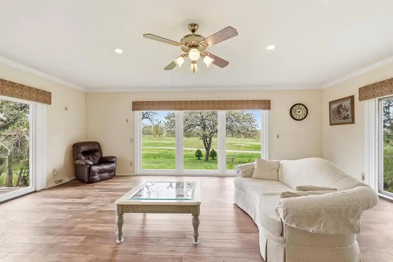 4th image of 1542 Comanche Glen Glen, Madison, WI 53704 | MLS# 2022847