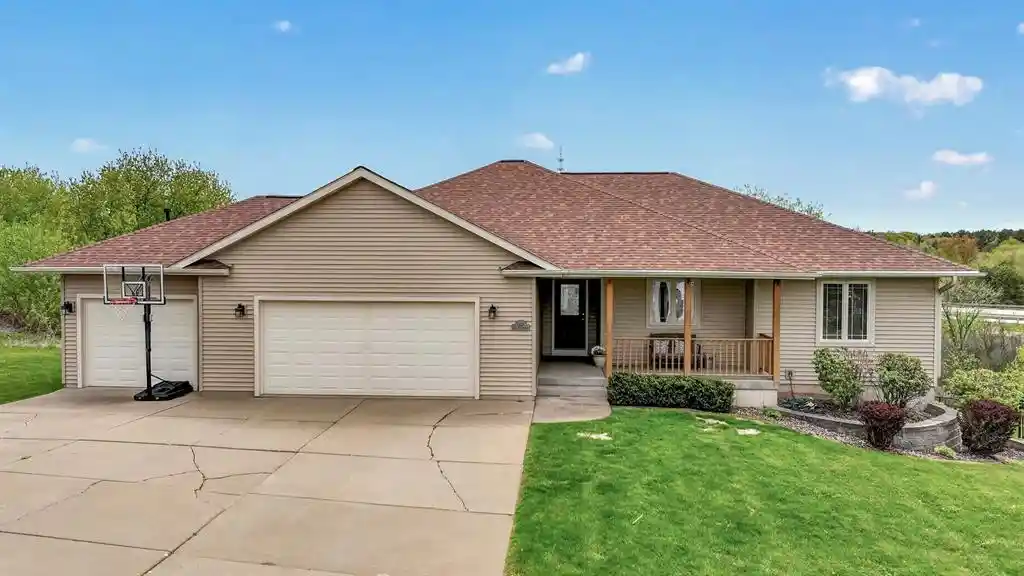 1st image of 4409 Echo Valley Dr Dr, Eau Claire, WI 54701 | MLS# 1600945