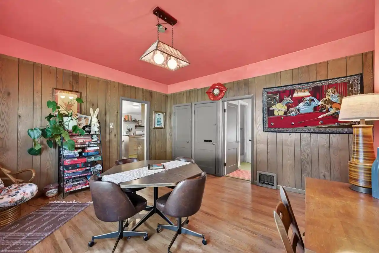Homes for sale in Milwaukee, WI | 925 E Lincoln Avenue Avenue, Milwaukee, WI 53207 | MLS# 1961802