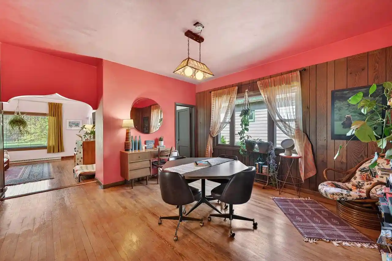 Homes for sale in Milwaukee, WI | 925 E Lincoln Avenue Avenue, Milwaukee, WI 53207 | MLS# 1961802