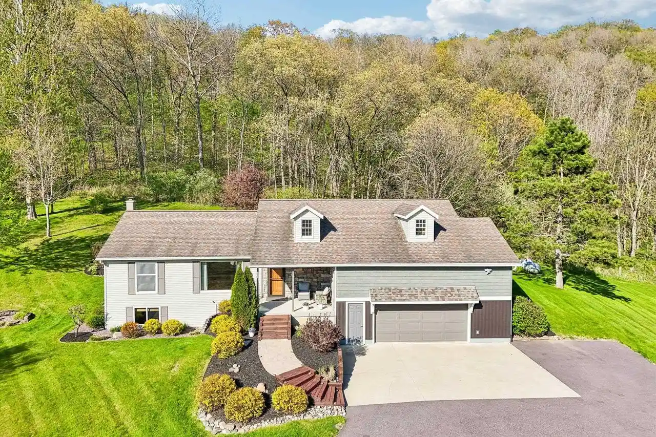 Homes for sale in Spring Green, WI | S11610 Hazelnut Road Road, Spring Green, WI 53588 | MLS# 2022952