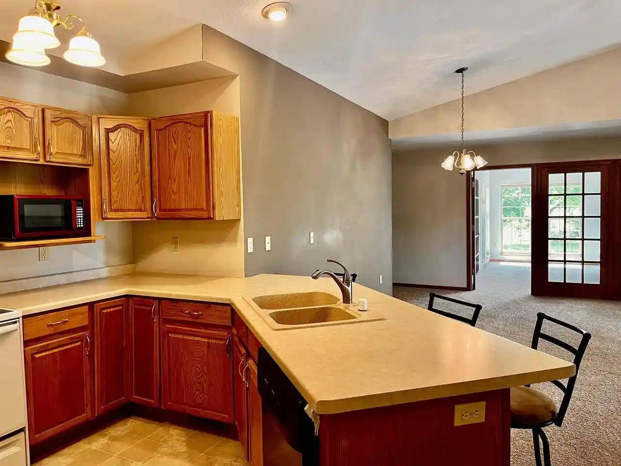 2nd image of 404 Henry Dr Dr #3, Portage, WI 53901 | MLS# 2022960