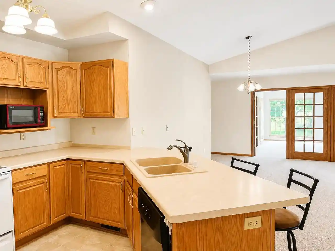 2nd image of 404 Henry Dr Dr, Portage, WI 53901