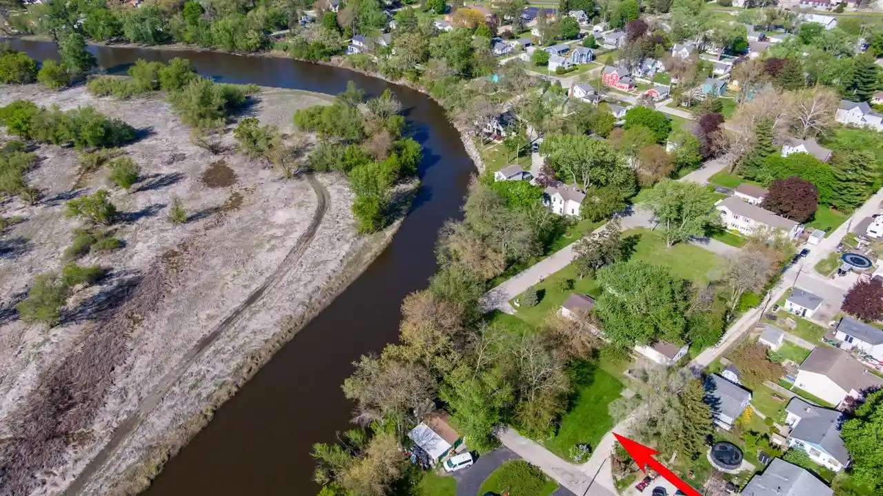 4th image of 325 W Park Street Street, Silver Lake, WI 53170 | MLS# 1961983