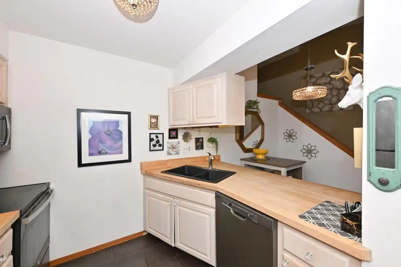 Homes for sale in Greenfield, WI | 4015 S 84Th Street Street #8, Greenfield, WI 53228 | MLS# 1962050