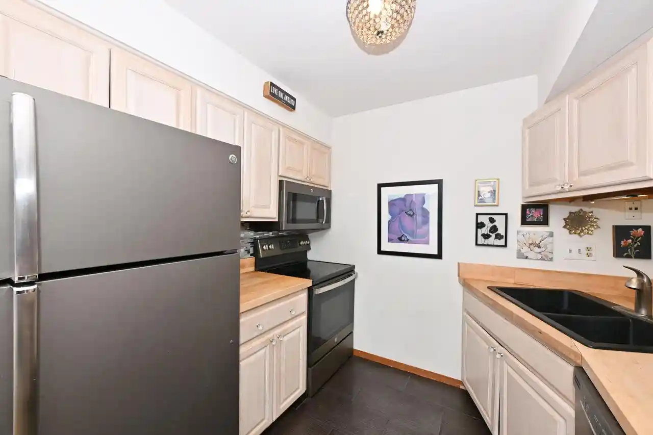 Homes for sale in Greenfield, WI | 4015 S 84Th Street Street #8, Greenfield, WI 53228 | MLS# 1962050