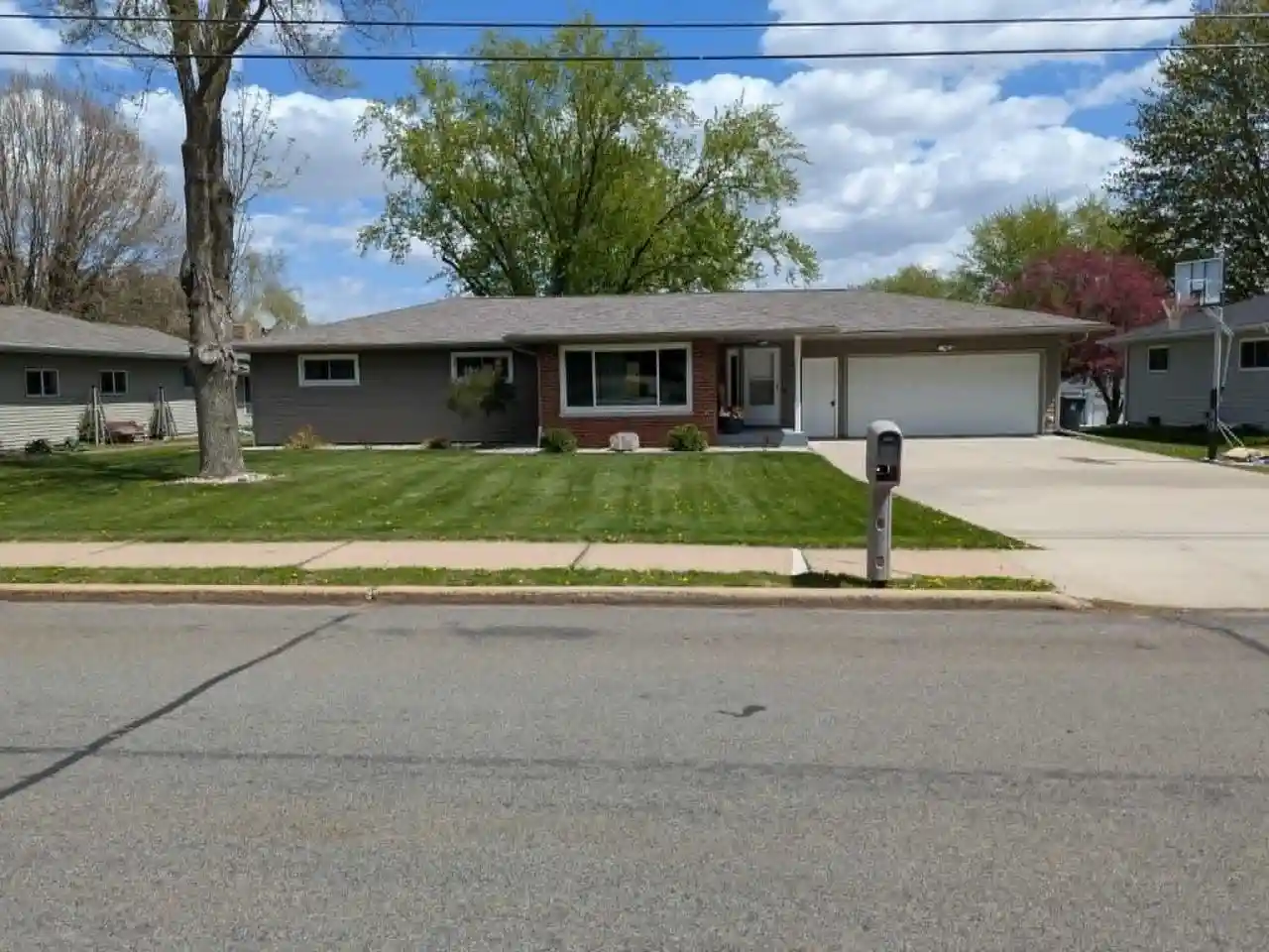 Homes for sale in Marshfield, WI | 1909 S Palmetto Avenue Avenue, Marshfield, WI 54449 | MLS# 22601981