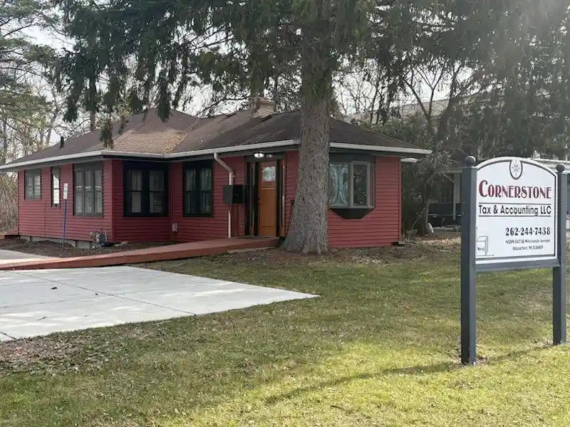 1st image of N50w34710 Wisconsin Avenue Avenue, Okauchee, WI 53069 | MLS# 1962107