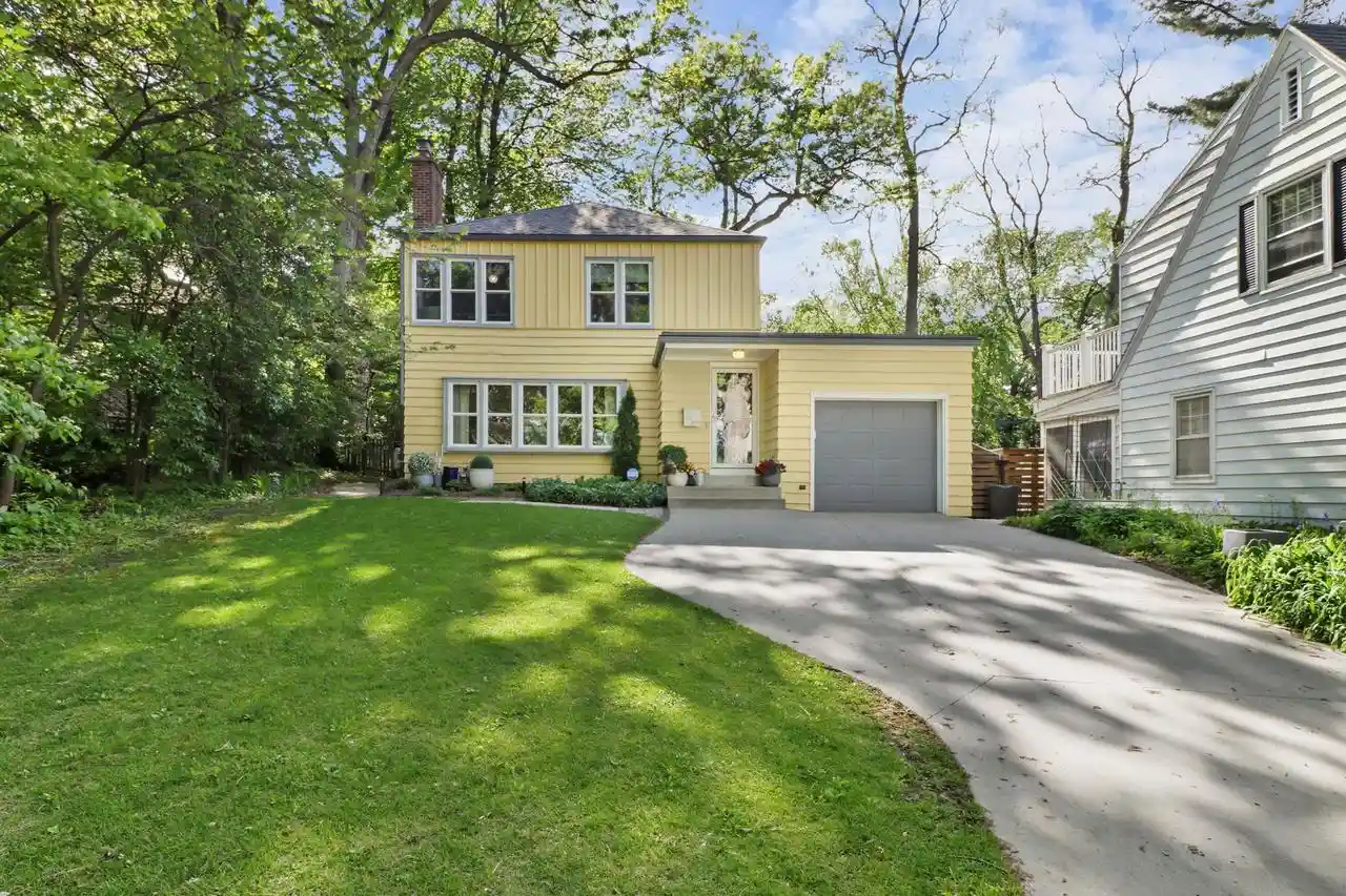 1st image of 4016 Hiawatha Dr Dr, Madison, WI 53711 | MLS# 2023097