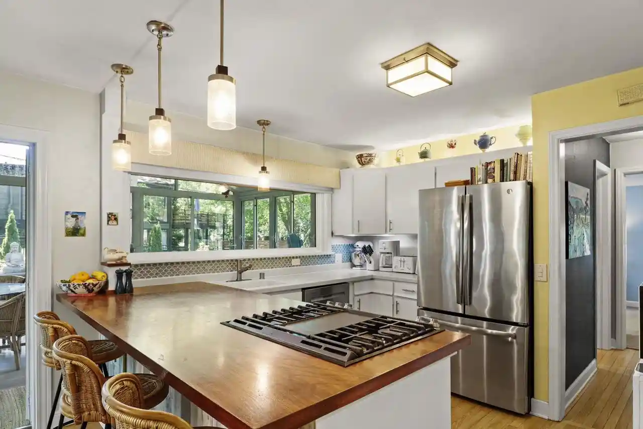 5th image of 4016 Hiawatha Dr Dr, Madison, WI 53711 | MLS# 2023097