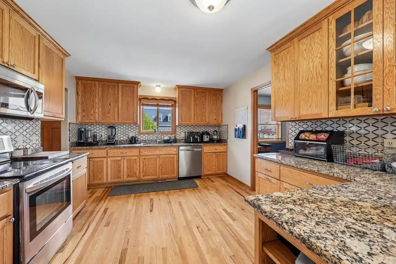Homes for sale in Hartford, WI | 1112 Durango Dr Dr, Hartford, WI 53027 | MLS# 1962148