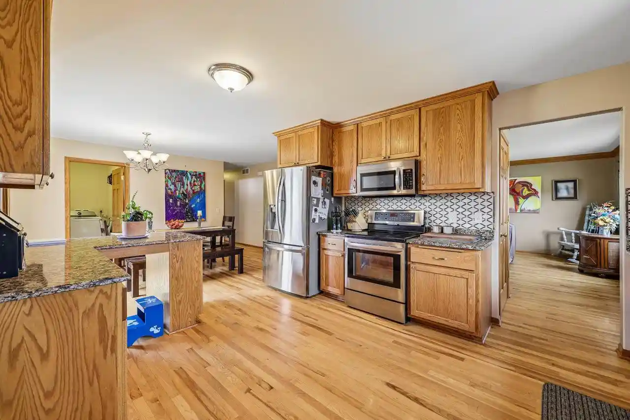 Homes for sale in Hartford, WI | 1112 Durango Dr Dr, Hartford, WI 53027 | MLS# 1962148