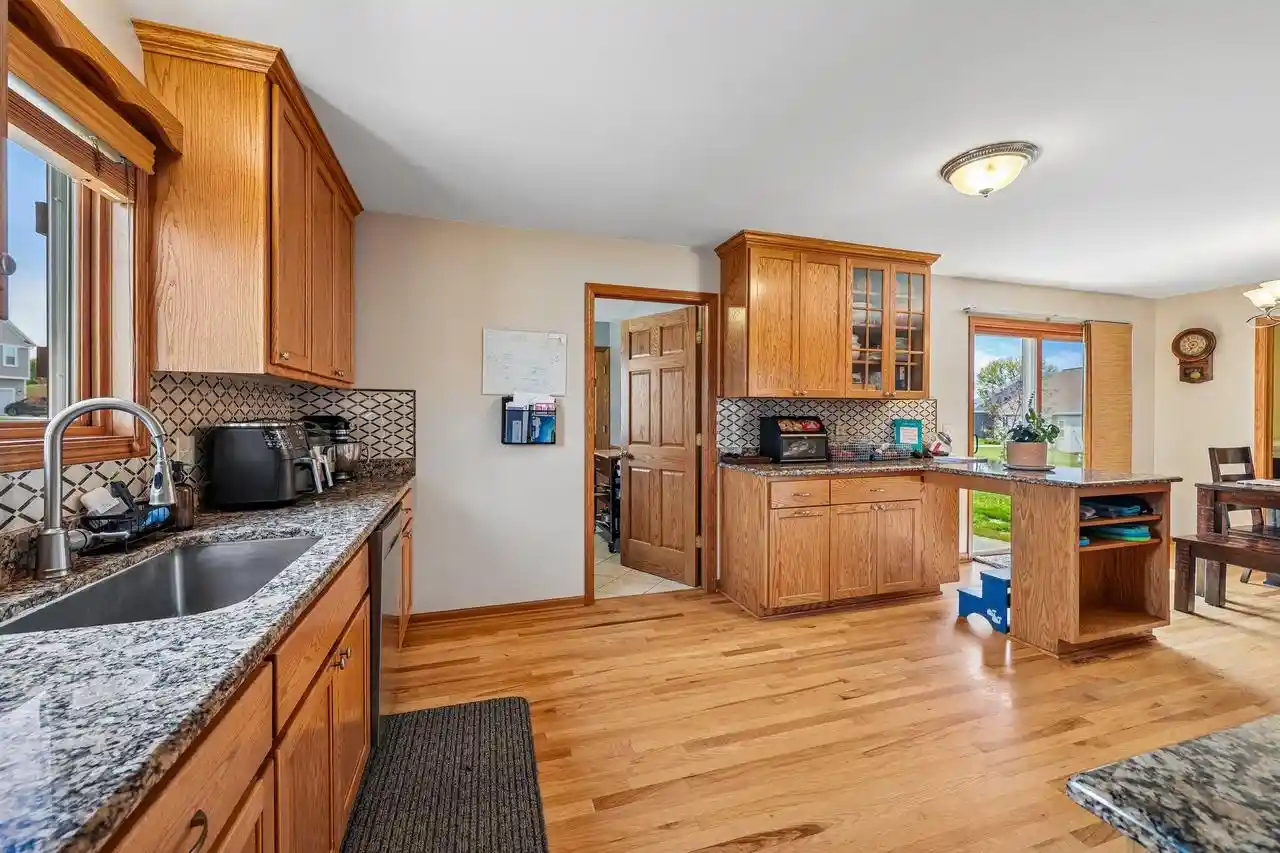 Homes for sale in Hartford, WI | 1112 Durango Dr Dr, Hartford, WI 53027 | MLS# 1962148
