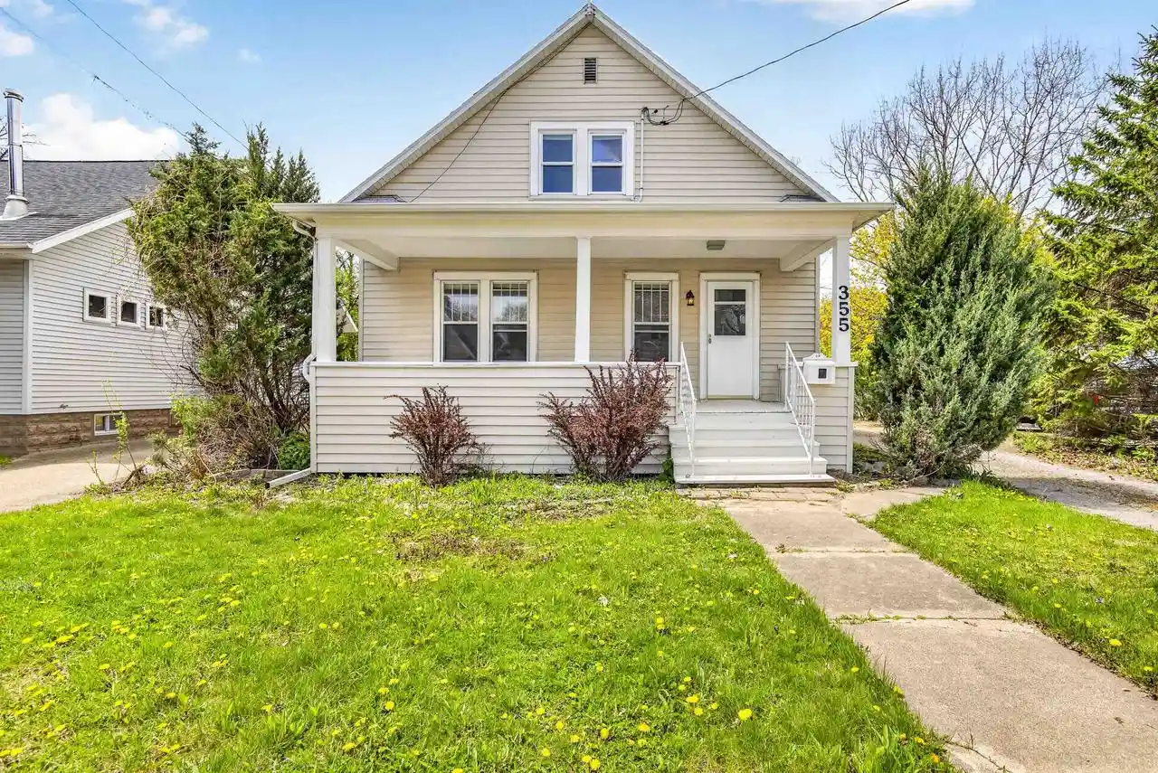 Homes for sale in Menasha, WI | 355 Oak Street Street, Menasha, WI 54952 | MLS# 50325310
