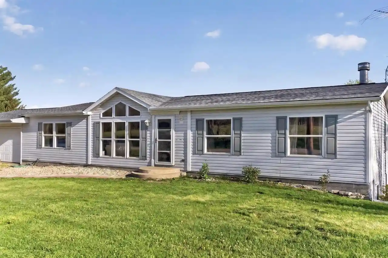 Homes for sale in Pardeeville, WI | W5479 County Road P, Pardeeville, WI 53954 | MLS# 2023127